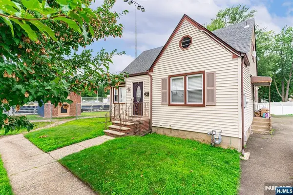 97 Elberon Avenue, Hawthorne, NJ 07506