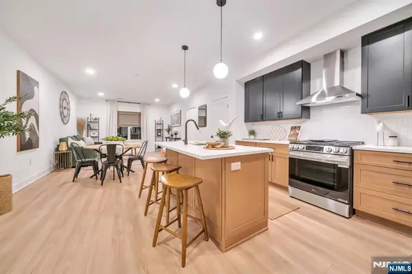 20 Encampment Court 211, Montville Township, NJ 07045