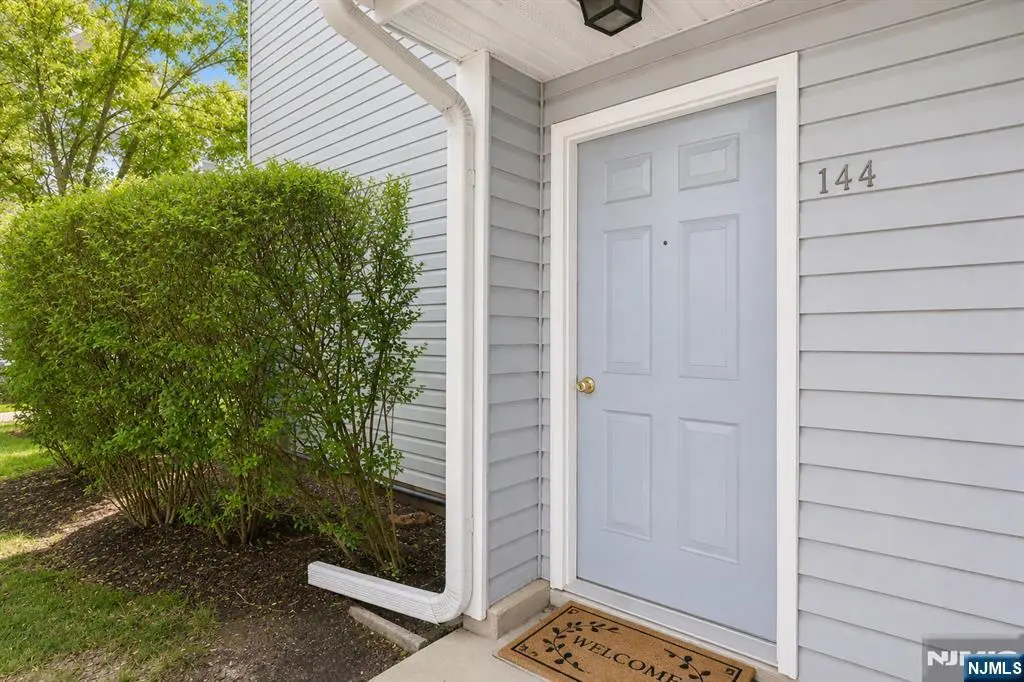 144 Prestwick Way 144, Edison, NJ 08820 - #1