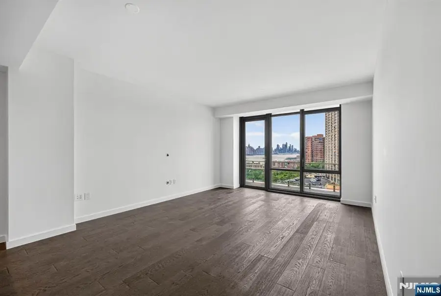 320 Adolphus Avenue 611, Cliffside Park, NJ 07010 - #3