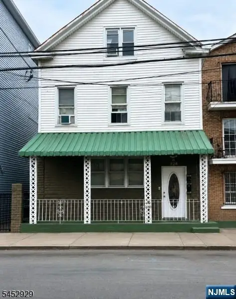 224 12th Avenue, Newark, NJ 07107