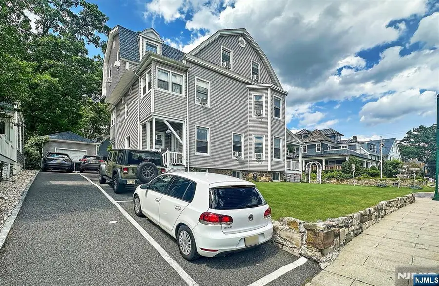2 Hillside Avenue, Summit, NJ 07901 - #2