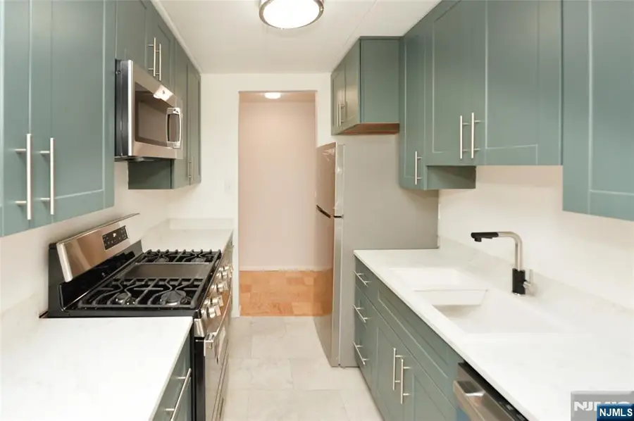 25 Jefferson Street 3D, Hackensack, NJ 07601 - #3