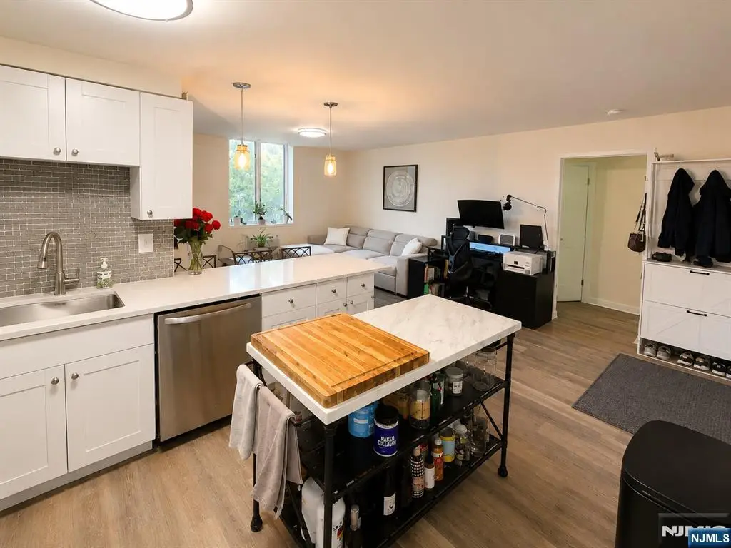 520 Newark Pompton Turnpike 214X, Pequannock, NJ 07444 - #1