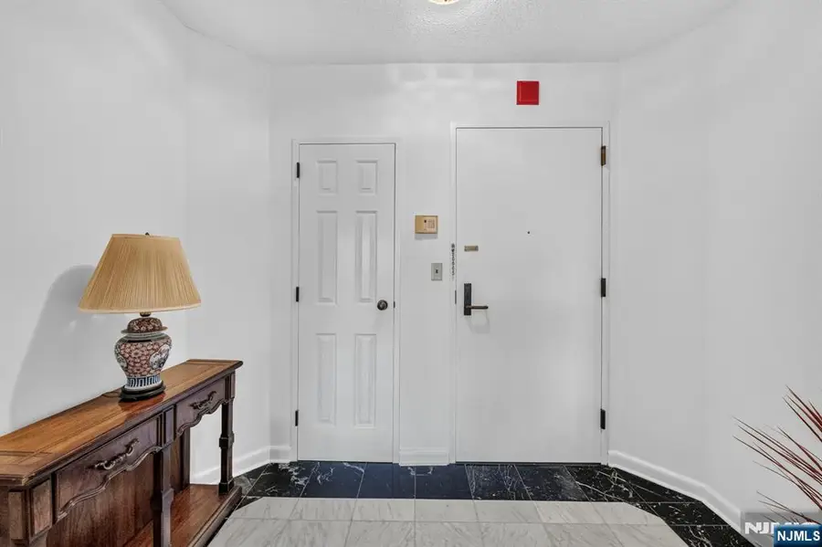 900 Palisade Avenue 3D, Fort Lee, NJ 07024 - #3