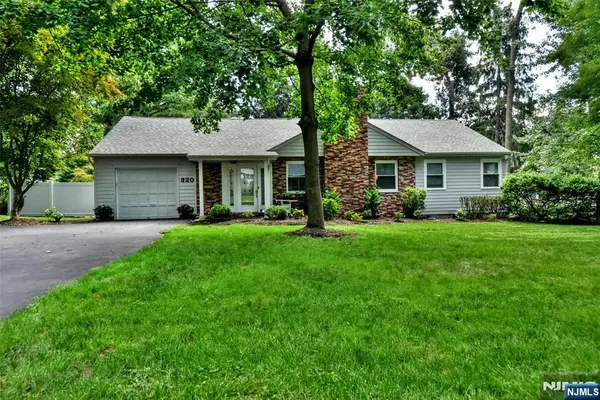 320 Monroe Avenue, Wyckoff, NJ 07481