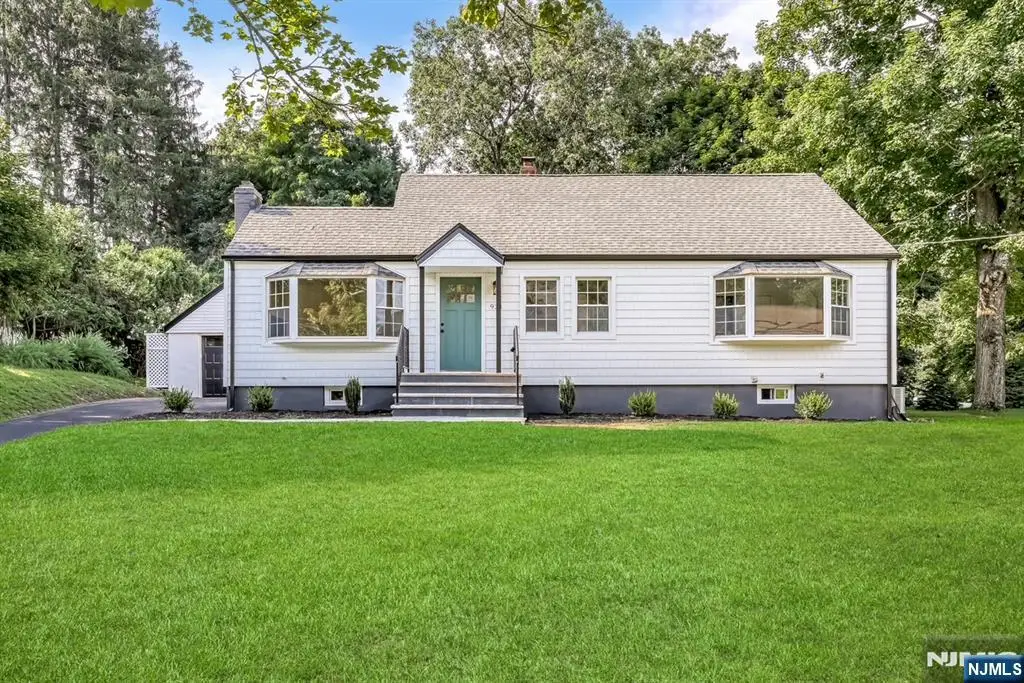 924 Franklin Avenue, Franklin Lakes, NJ 07417 - #1