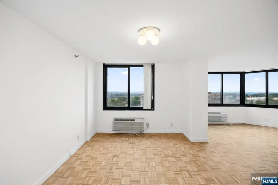 1265 15th Street 14C, Fort Lee, NJ 07024 - #2
