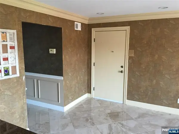 825 Riverside Avenue 16, Lyndhurst, NJ 07071
