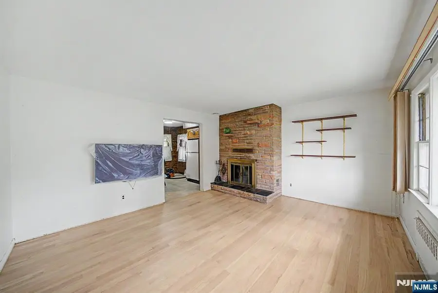 27 Oswego Avenue, Oakland, NJ 07436 - #3
