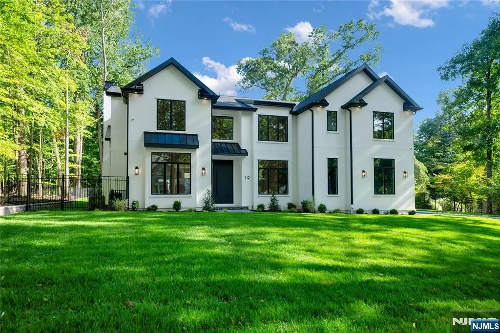 19 Dearborn Drive, Old Tappan, NJ 07675 - #1