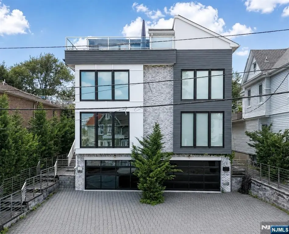 14 Valley Place, Edgewater, NJ 07020 - #1