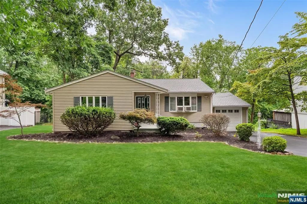 130 Vreeland Avenue, Bloomingdale, NJ 07403 - #1