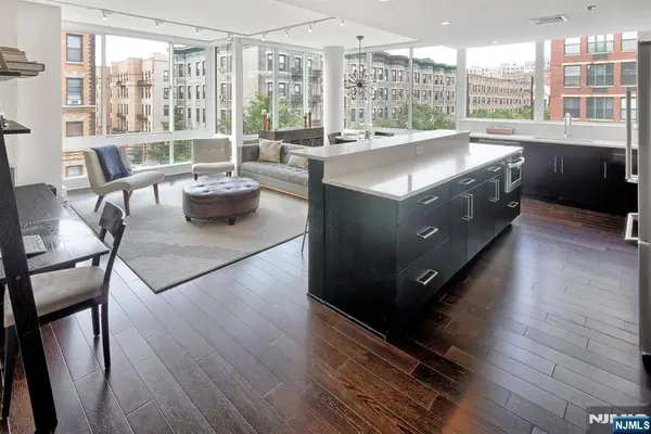 1100 Maxwell Lane 433, Hoboken, NJ 07030