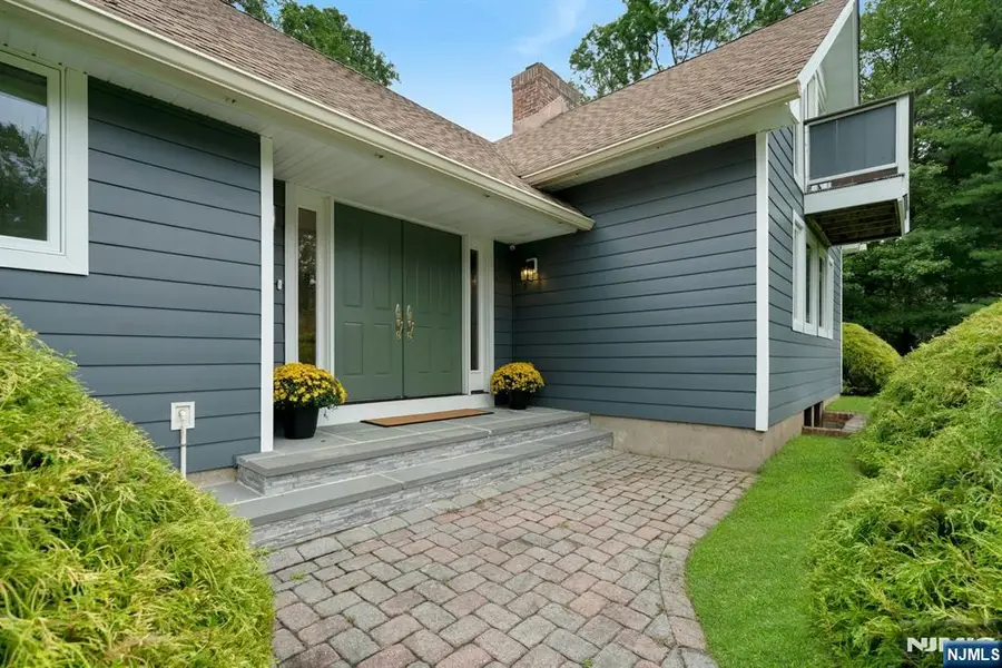 15 Candlestick Lane, Upper Saddle River, NJ 07458 - #3
