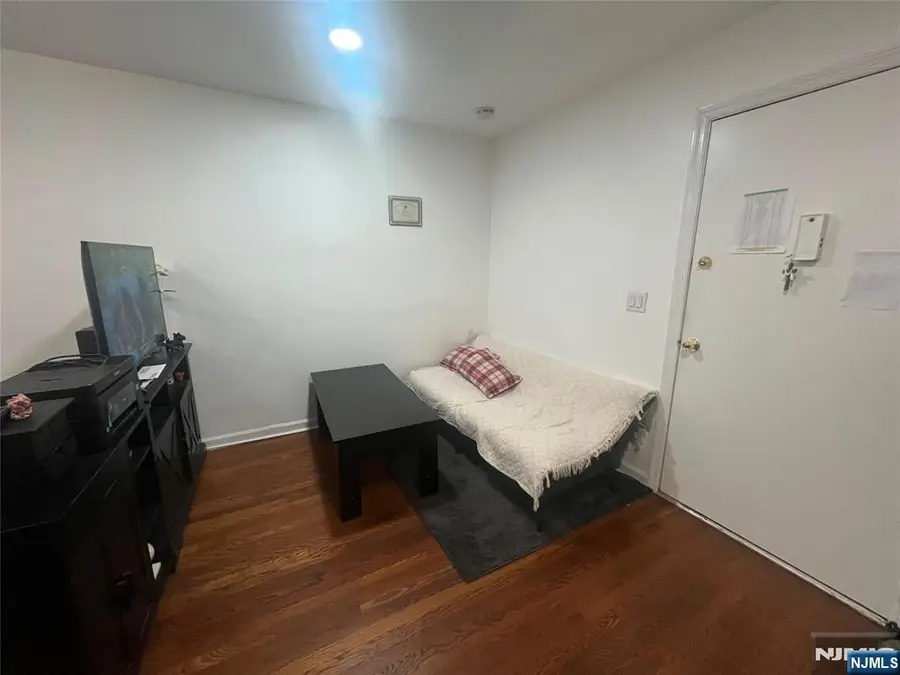 565 Grove, Clifton, NJ 07013 - #2