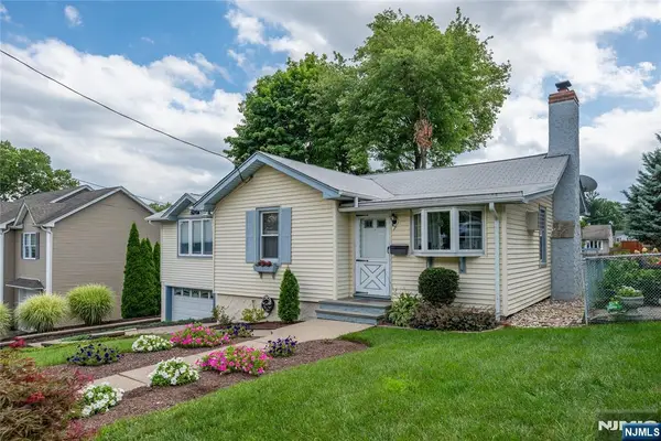7 Oswego Avenue, Par-troy Hills Twp., NJ 07034