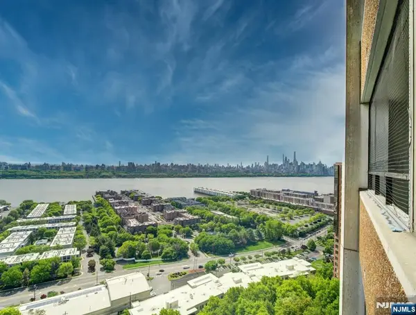 250 Gorge 21B, Cliffside Park, NJ 07010