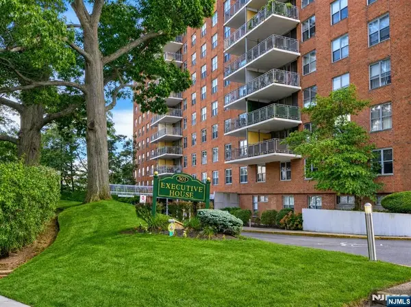301 Beech Street 11H, Hackensack, NJ 07601