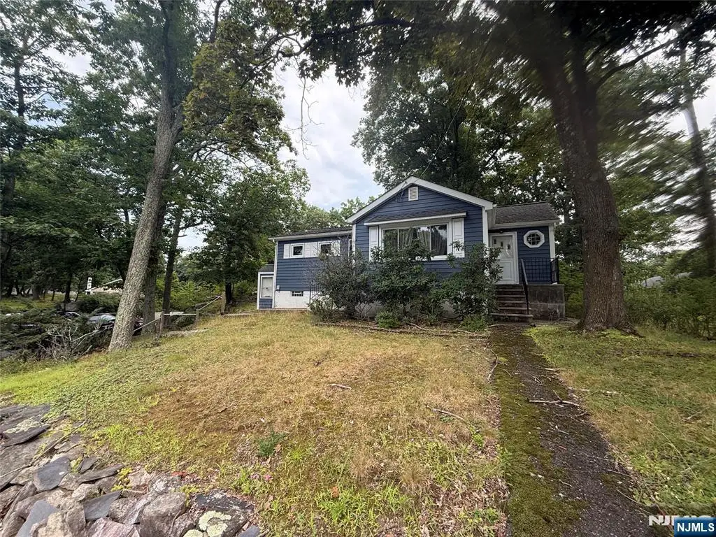 3 Illinois Trail, Hopatcong, NJ 07843 - #1