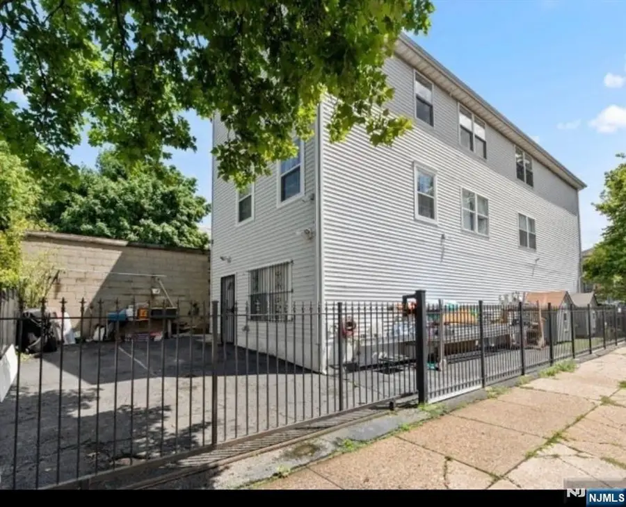613 20th Street, Irvington, NJ 07111 - #2