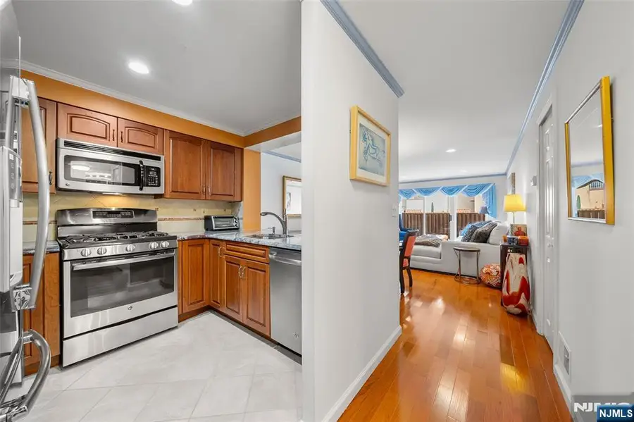 303 Ellery Court 303, Edgewater, NJ 07020 - #3
