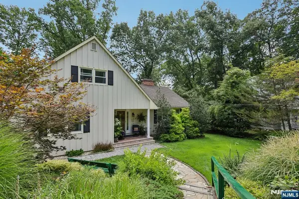 34 Forest Drive, Watchung, NJ 07069