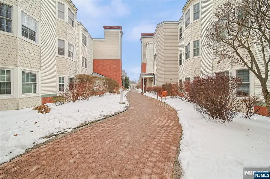 321 The Promenade, Edgewater, NJ 07020 - #2