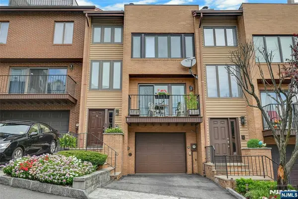 5 Yorkview Drive, Edgewater, NJ 07020