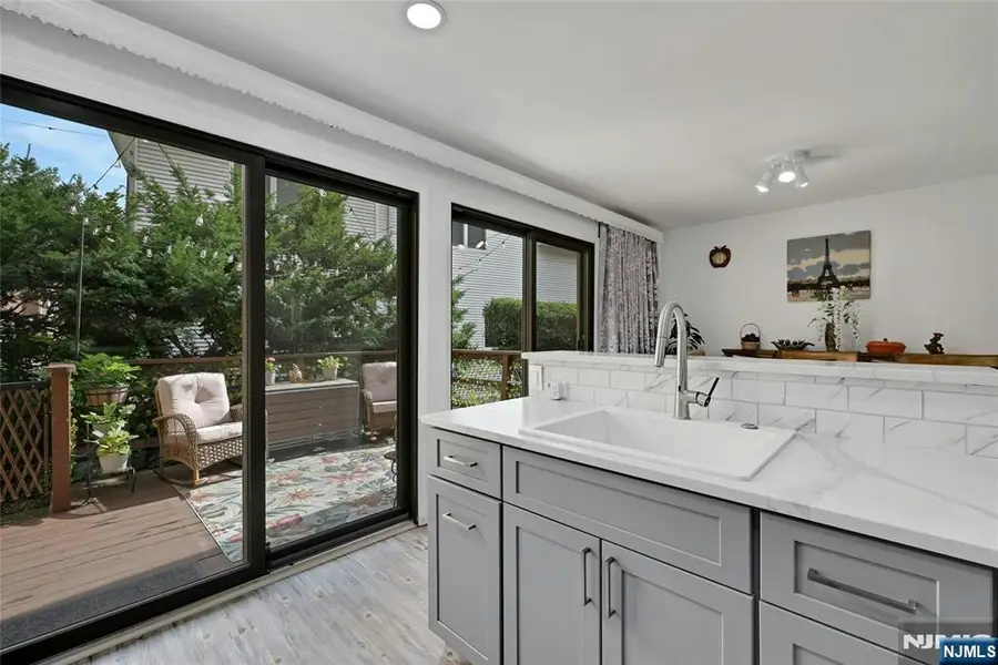 5 Yorkview Drive, Edgewater, NJ 07020 - #3