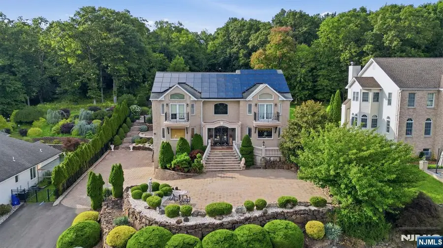 37 Mountainwood Court, Totowa, NJ 07512 - #3