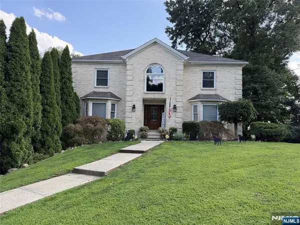 17 Rosenbrook Drive, Lincoln Park Borough, NJ 07035
