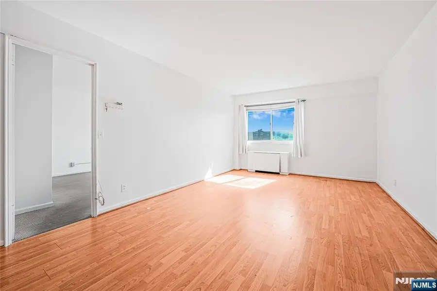 2185 Lemoine 5B, Fort Lee, NJ 07024 - #3