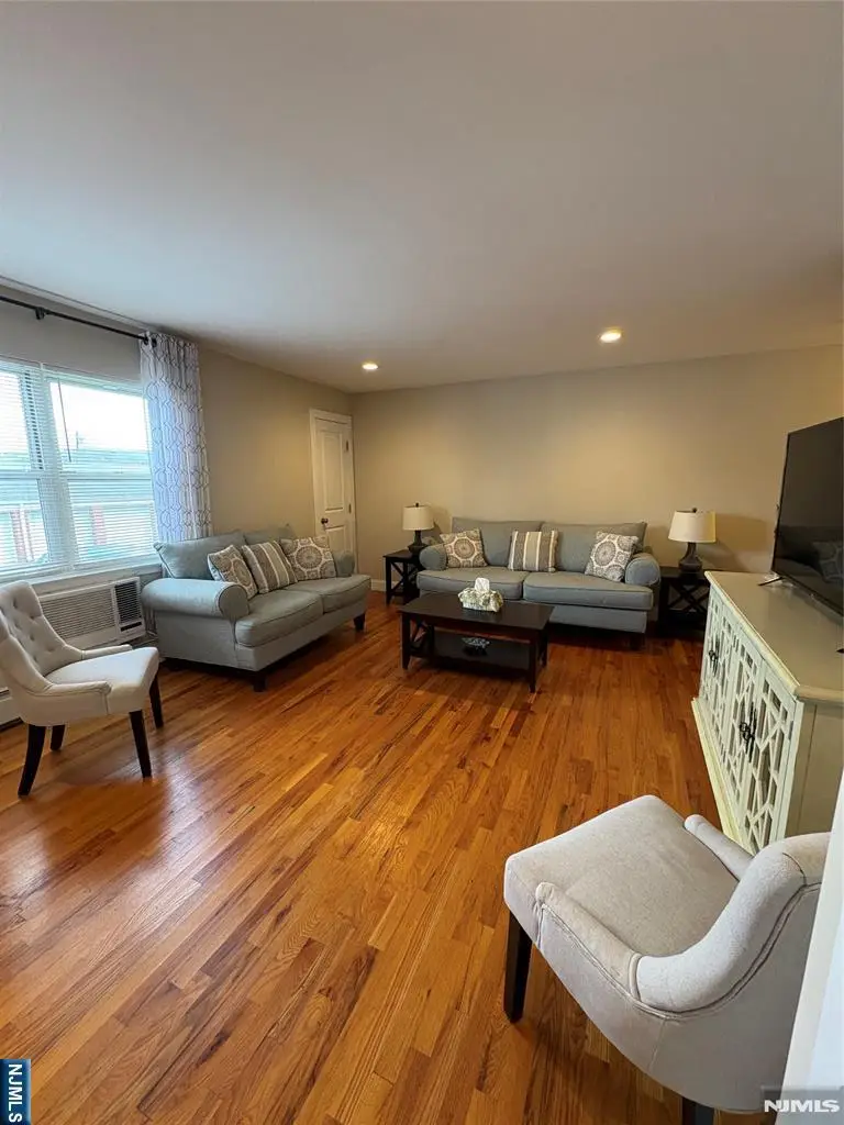 52 Knox T, Wayne, NJ 07470 - #3