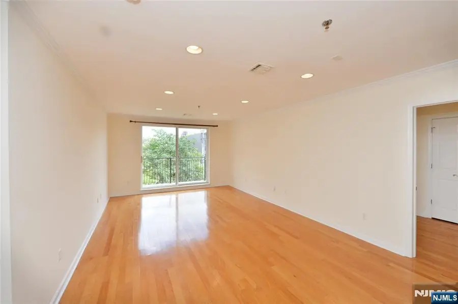 659 1st Street 413, Hoboken, NJ 07030 - #3