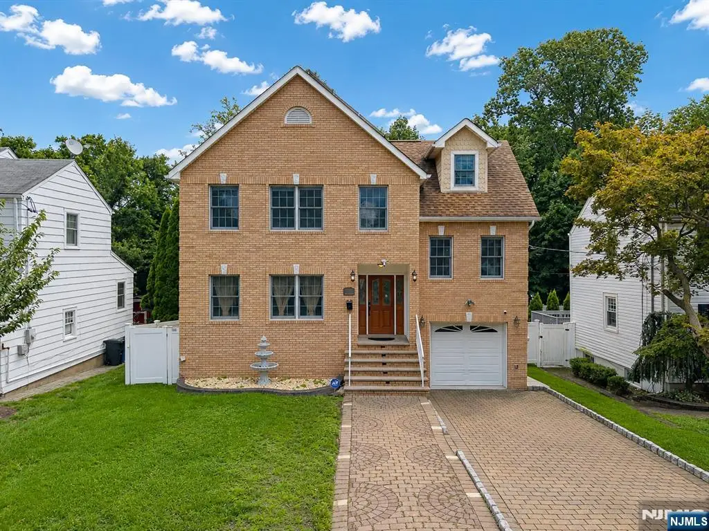 207 Stonehouse Road, Glen Ridge, NJ 07028 - #1