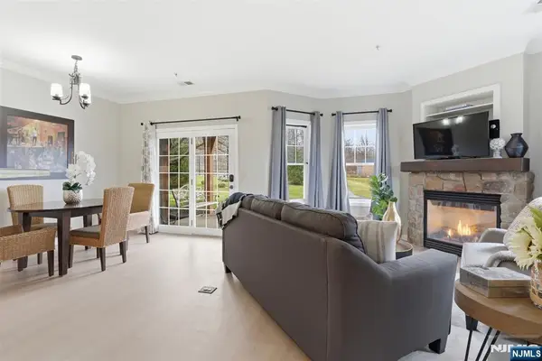 2 Pine Crescent 14, Vernon, NJ 07462