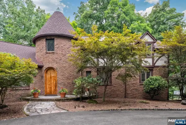 100 Cheyenne Way, Wayne, NJ 07470