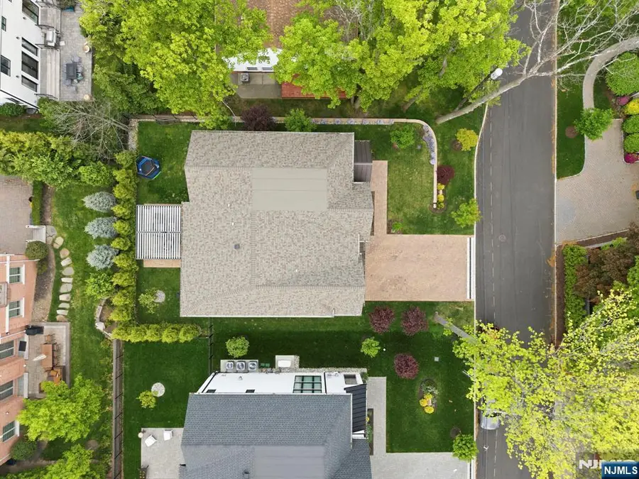 29 Roslyn Avenue, Englewood Cliffs, NJ 07632 - #2