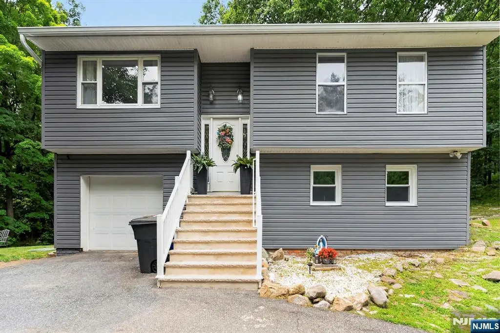 5 Lawrence Drive, Vernon, NJ 07422 - #1