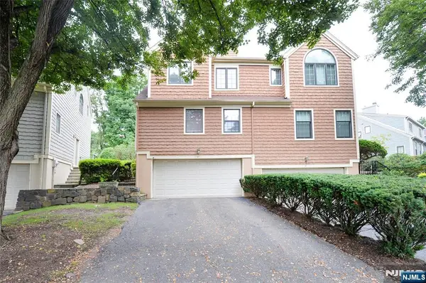 27 Tanager Court, Wayne, NJ 07470