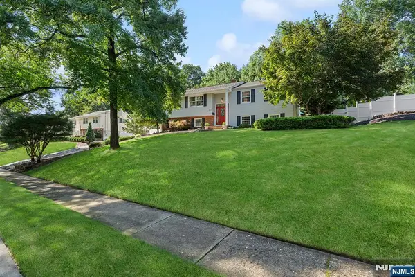 73 Brandon Avenue, Wayne, NJ 07470