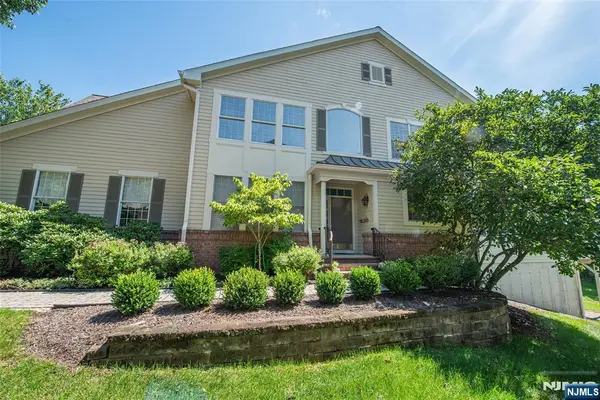 75 Schindler Way, Fairfield, NJ 07004