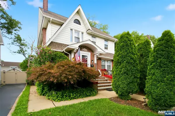 351 W Griggs Avenue, Teaneck, NJ 07666