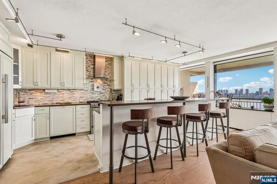 4 Horizon Road #1015, Fort Lee, NJ 07024 - #3