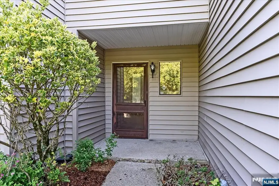 31 Lockley Court, Wayne, NJ 07470 - #3