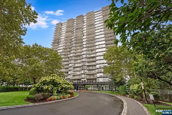 6050 E Kennedy Boulevard 15G, West New York, NJ 07093
