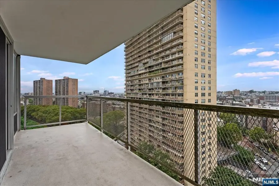6050 E Kennedy Boulevard 15G, West New York, NJ 07093 - #3
