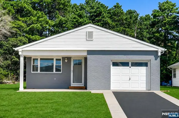 47 Doral Drive, Toms River, NJ 08757