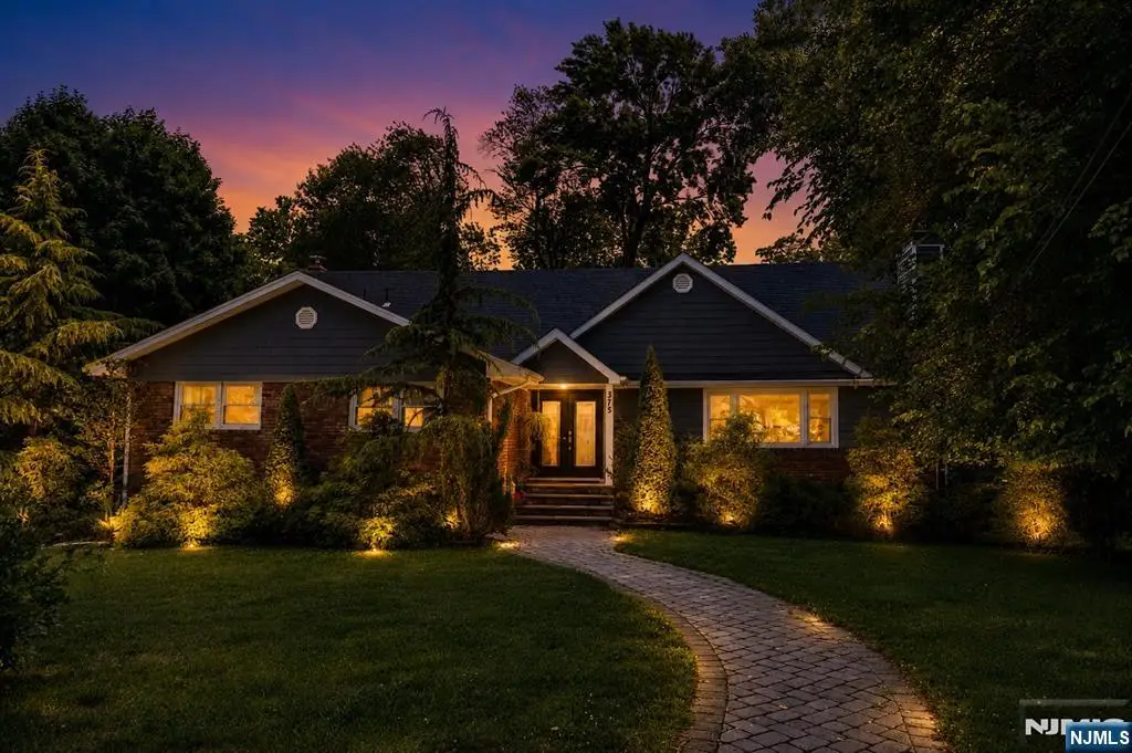 375 Queens Court, Ridgewood, NJ 07450 - #1